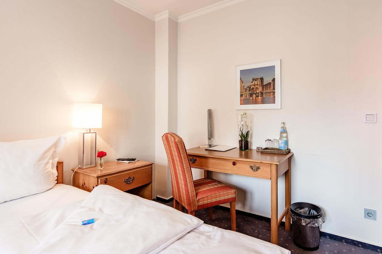 Budget by Zeppelin Hotel Hamburg-Harburg Buitenkant foto